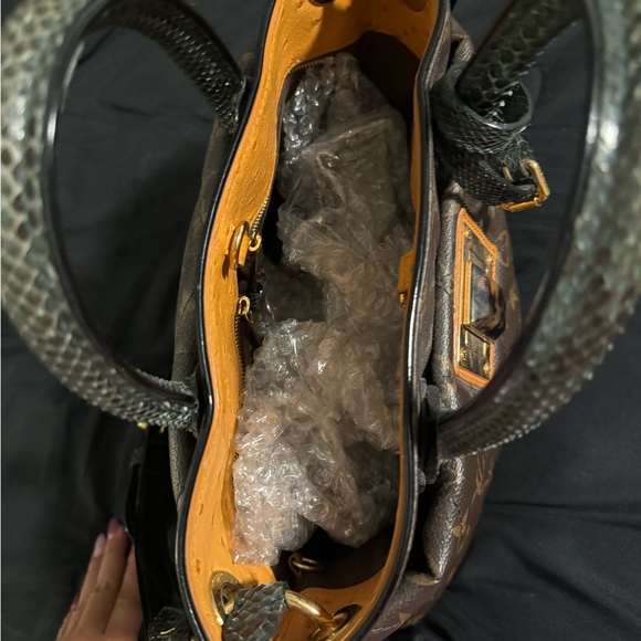 Rare & Limited Edition Monogram Etoile Exotique Tote GM - Picture 12 of 13